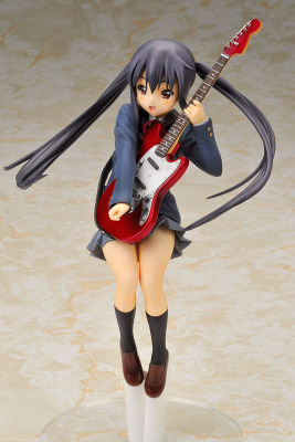 Photo2: Azusa Nakano : Alter 1:8 PVC High Quality Figure (with Guitar !)　*Limited stock