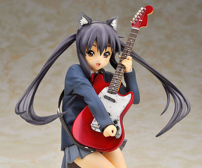 Photo4: Azusa Nakano : Alter 1:8 PVC High Quality Figure (with Guitar !)　*Limited stock